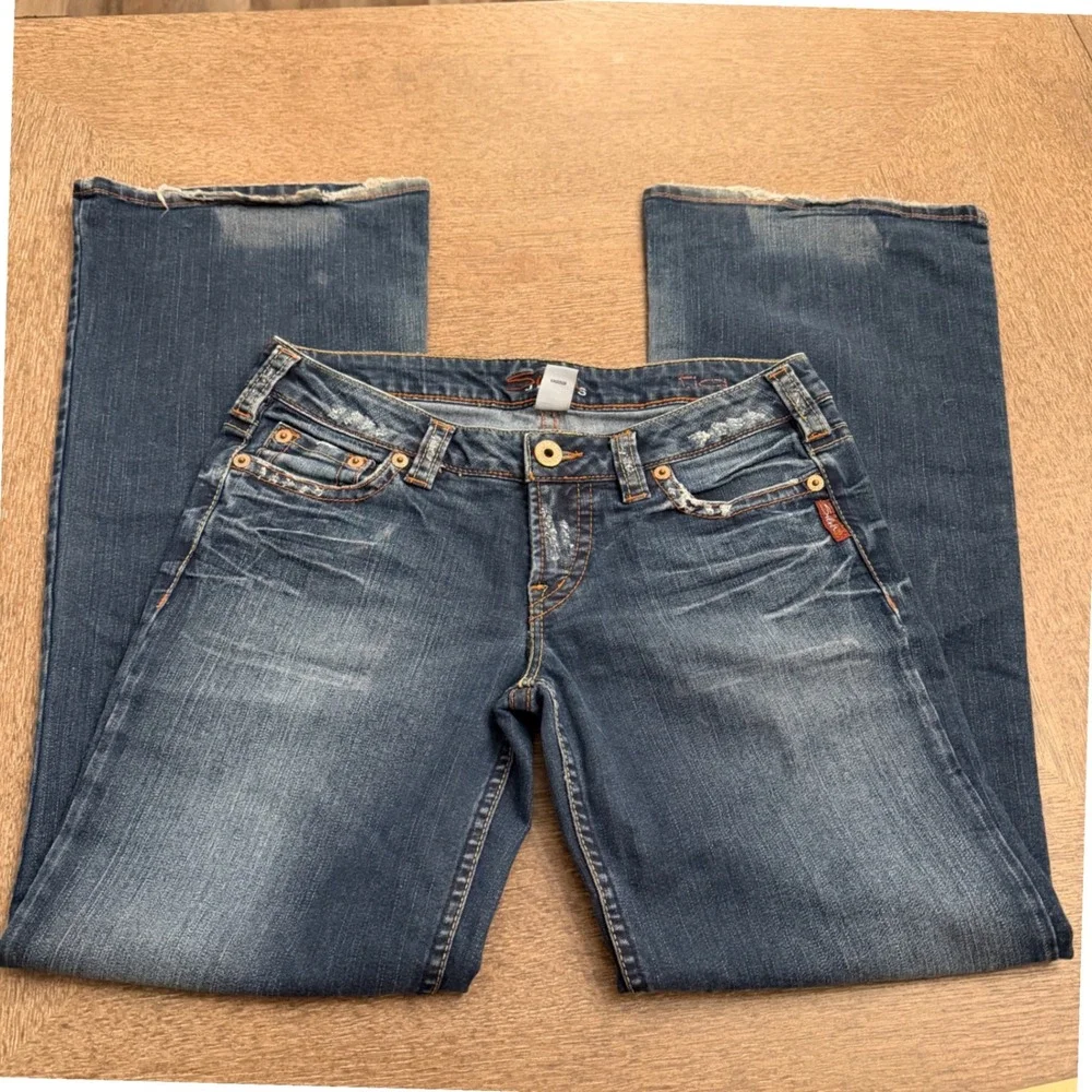 Silver Jeans Flare Leg Distressed Medium Wash Denim Jeans Size 30 Low Rise - Picture 2 of 10